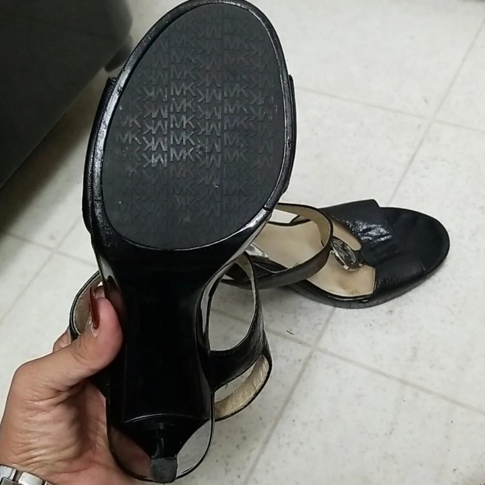 MICHAEL KORS black strappy leather heels fulton Size 7